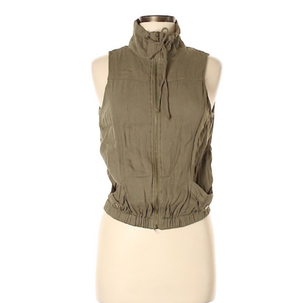 NWT LA Hearts Army Green Sleeveless Jacket